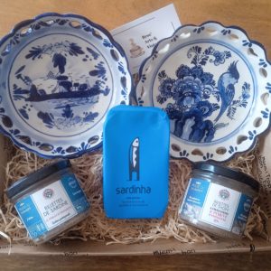 Panière Delft et assortiment au poisson