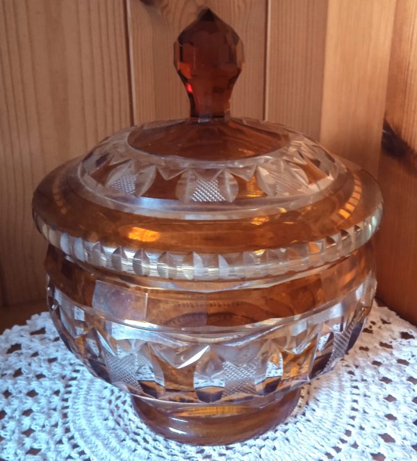 Bonbonnière en cristal de bohème dans les tons marron et transparence