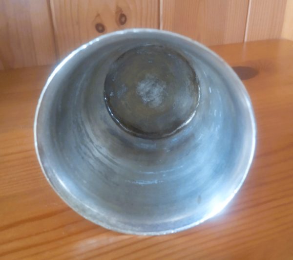 Intérieur timbale en métal argenté