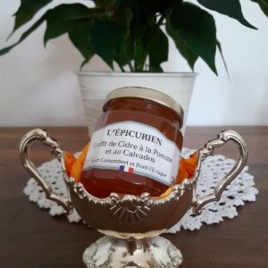 Coupelle accompagnée de son confit de cidre à la pomme et au Calvados